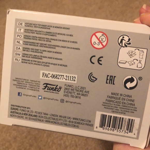 Funko Pop! Alice in Wonderland Alice (Curtsying) Vinyl Figure #1058 - Picture 5 of 6